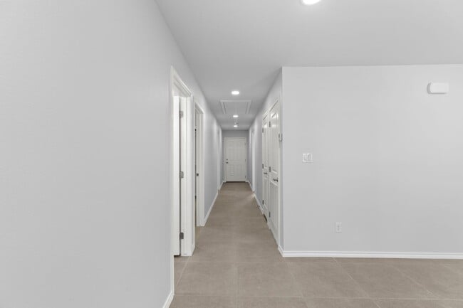 Building Photo - 664 Marrs Ave