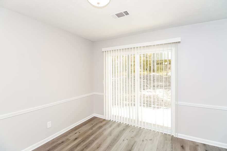 Building Photo - 300 N Meade Dr
