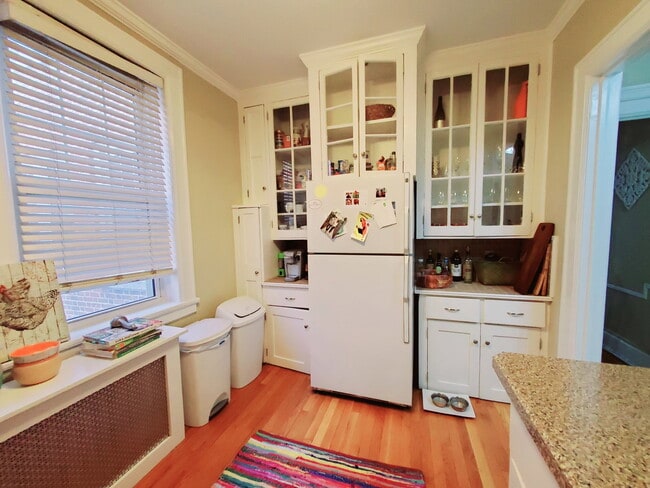 Building Photo - 639 Summer St