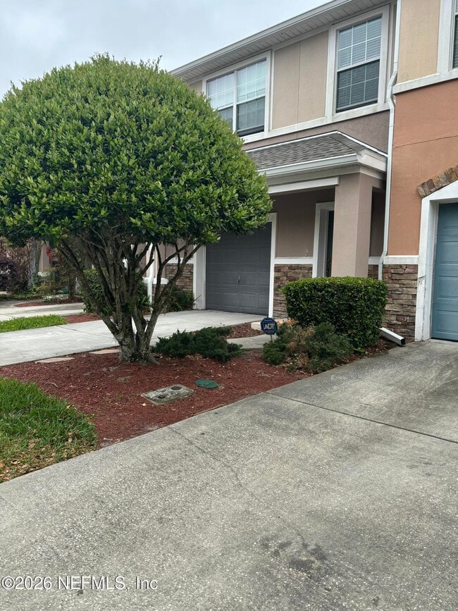 Building Photo - 13490 Essence Ct