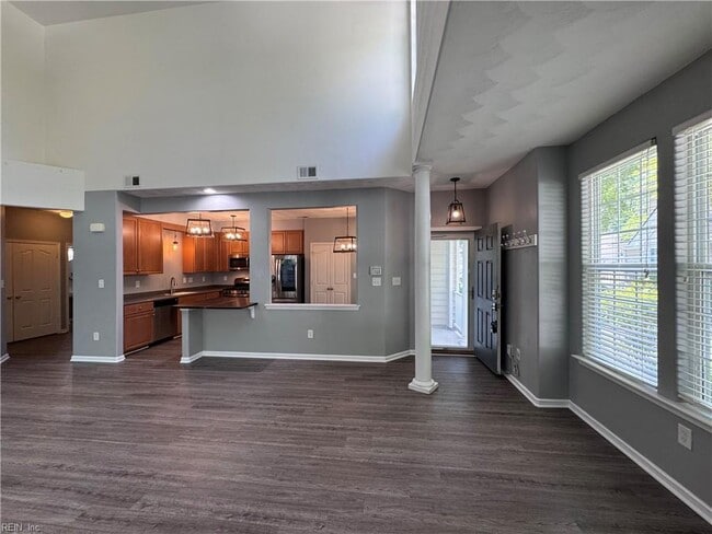 Building Photo - 114 Ellis Dr