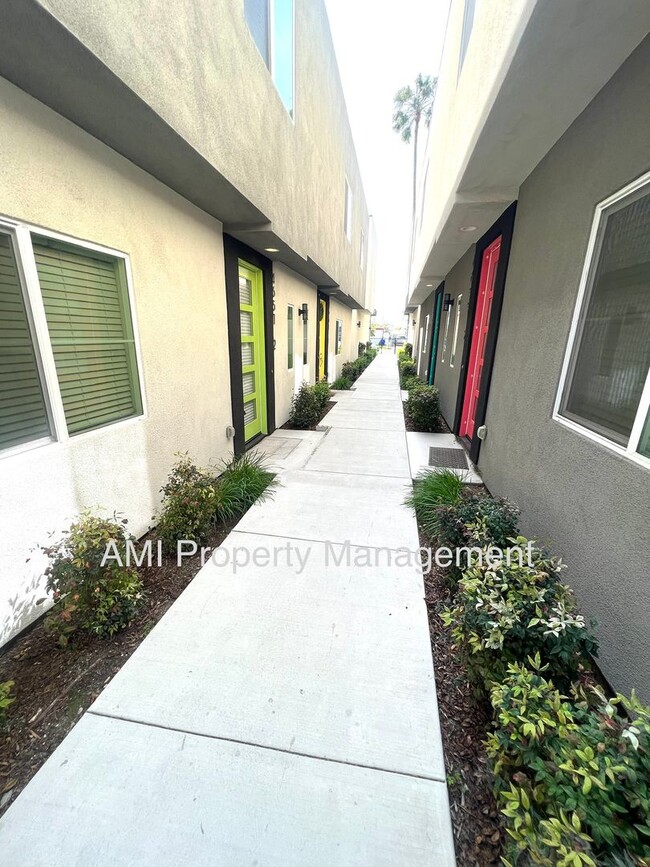 Building Photo - Brand New Two Bedroom Townhomes!! $1000 off 1st Month's Rent!!