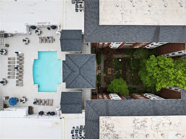 Building Photo - 850 Piedmont Ave NE