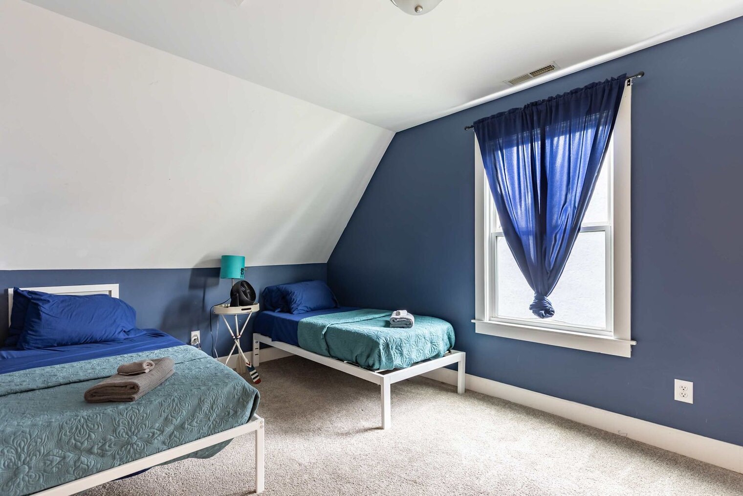 Building Photo - 3203 Sutherland Ave