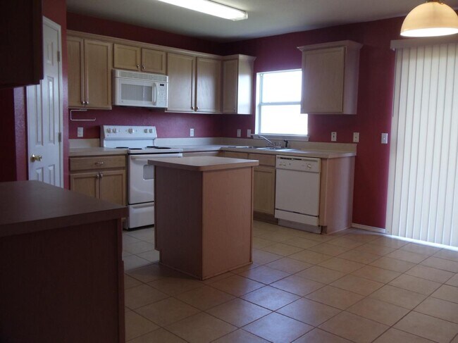 Building Photo - 1410 Cloyne Dr