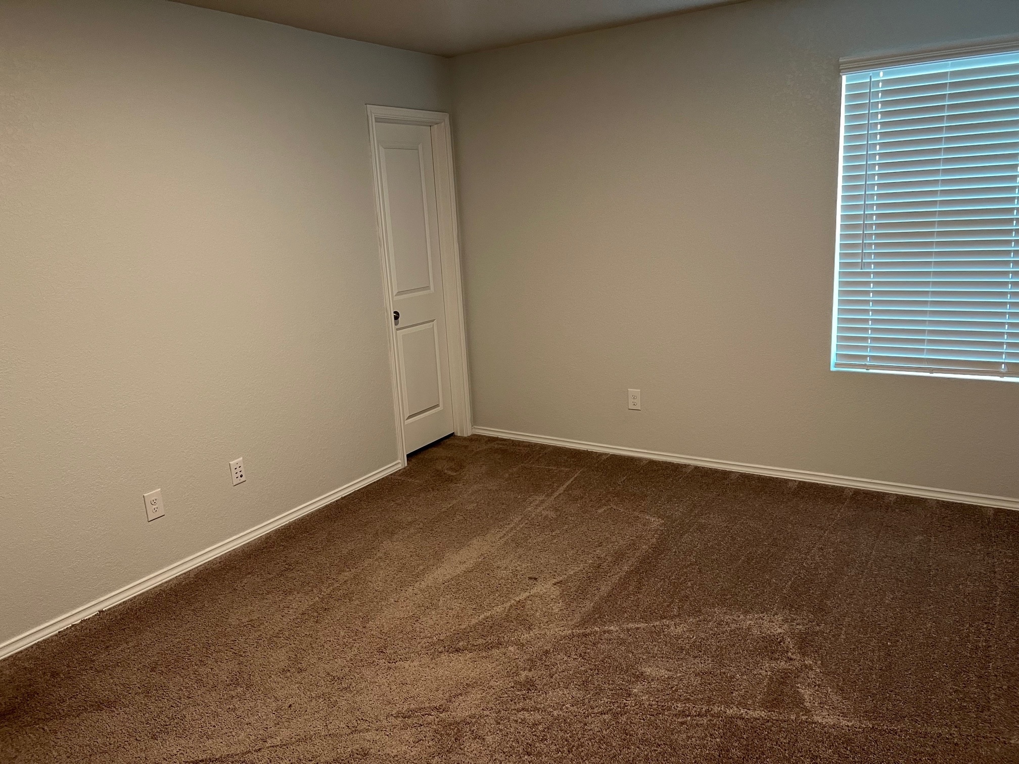 master bedroom - 9726 Mill Dam