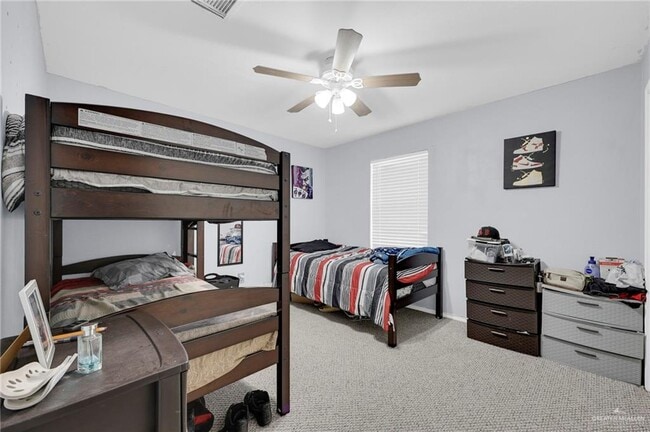 Building Photo - 14 View Point Dr