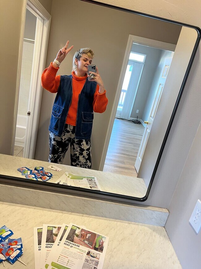 Building Photo - Lafayette Livin'