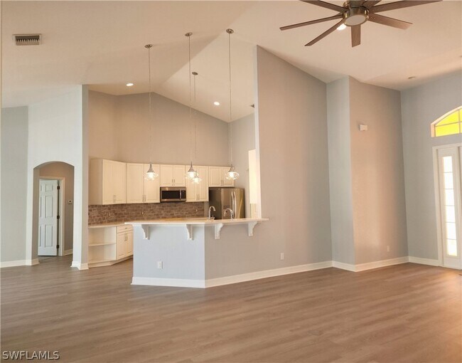 Building Photo - 3129 SW 26th Pl
