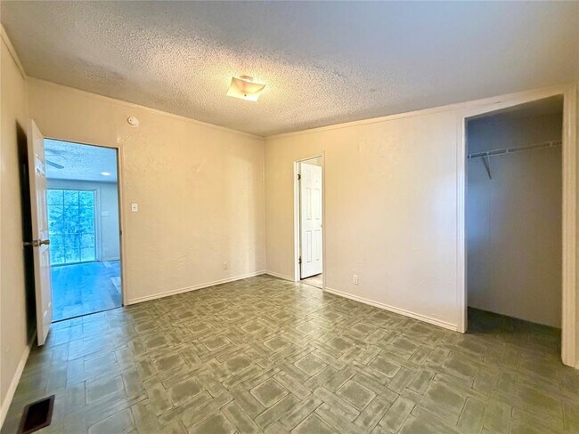 Building Photo - 372 Co Rd 4450