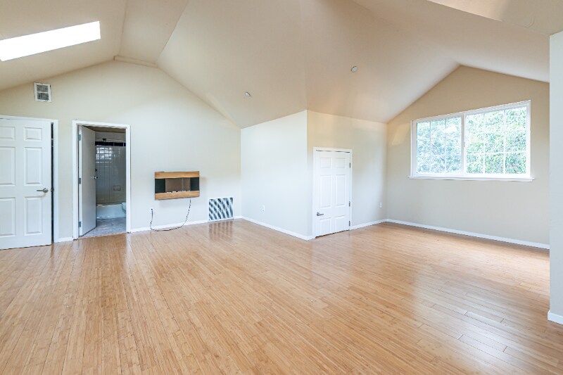 Building Photo - 120 Caldecott Ln