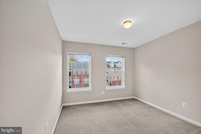 Building Photo - 1515 Shields Terrace NE