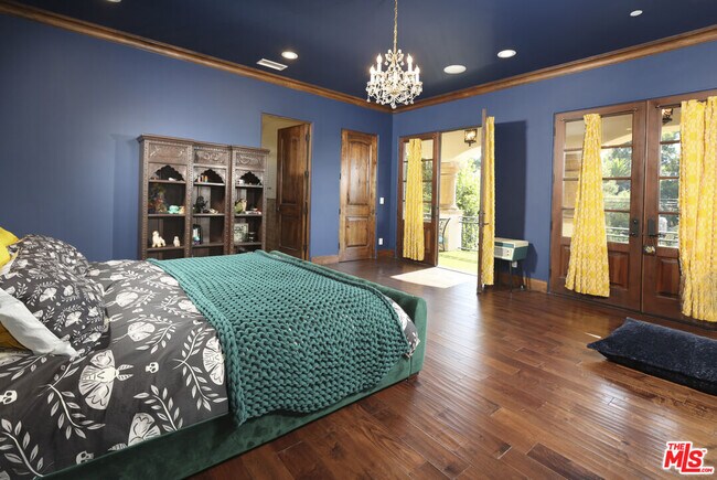 Building Photo - 4718 White Oak Ave