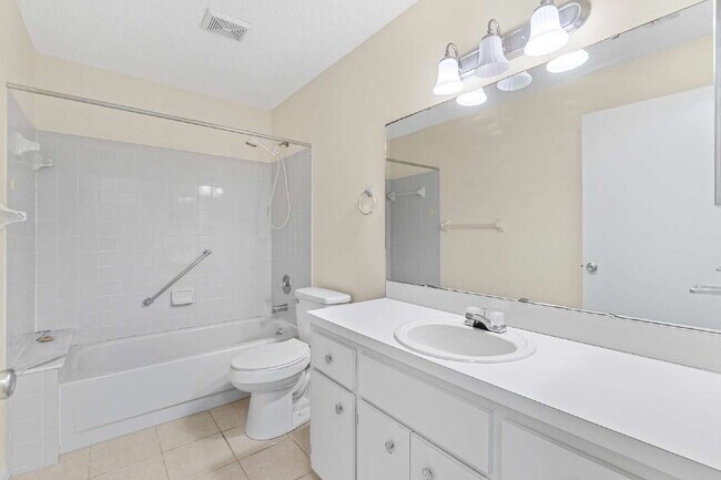 Building Photo - Charming 2-Bedroom Villa in On Top of the World