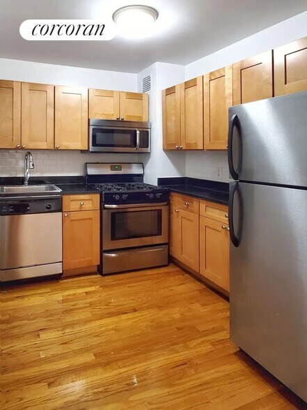 Building Photo - 401 W 56th St