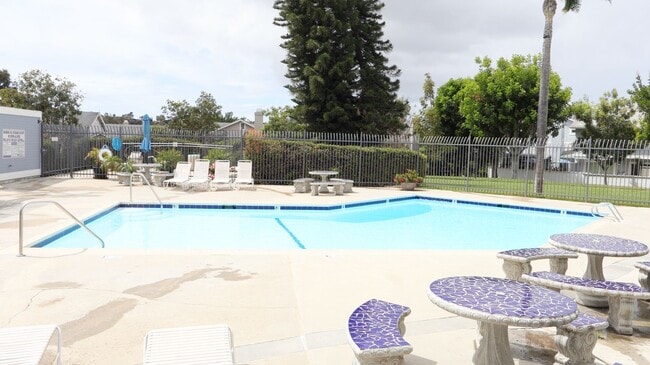 Building Photo - 3 bedrooms townhome in Chula Vista CA - Terranova Area