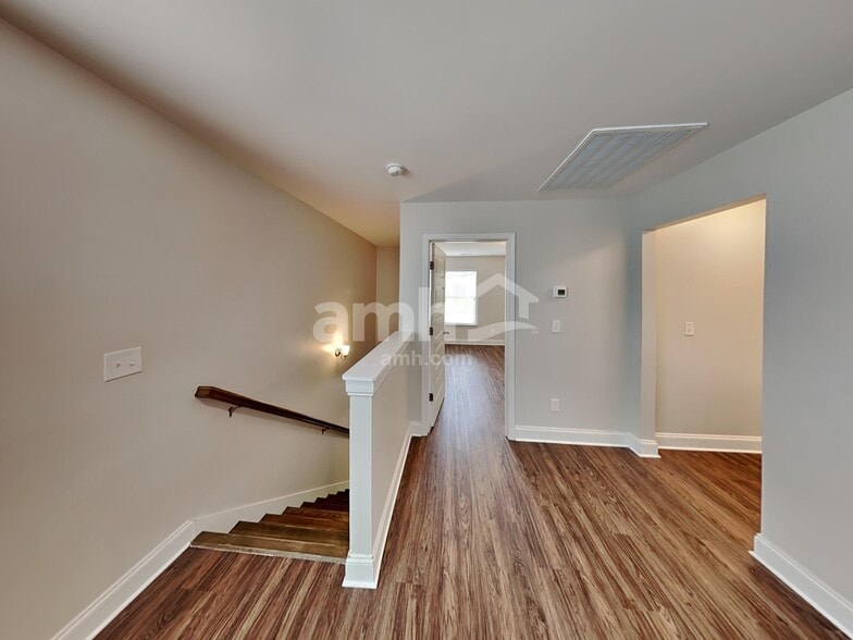 Building Photo - 5351 Tupelo St