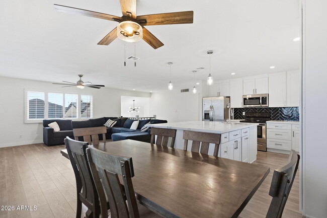 Building Photo - 1628 E Hermosa Dr