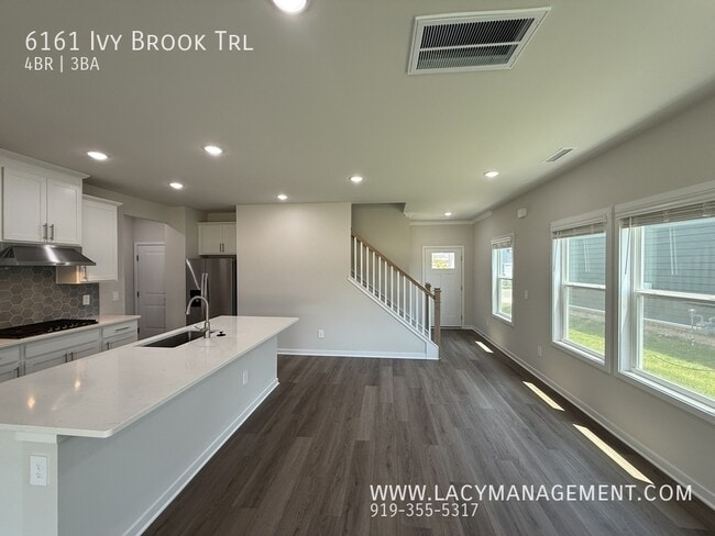Building Photo - 6161 Ivy Brk Trl