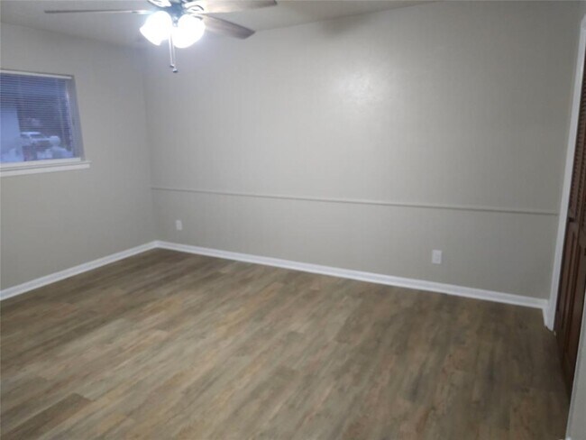 Building Photo - 3008 Tipps Dr