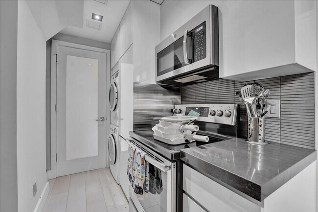 Building Photo - 120 Mulberry St