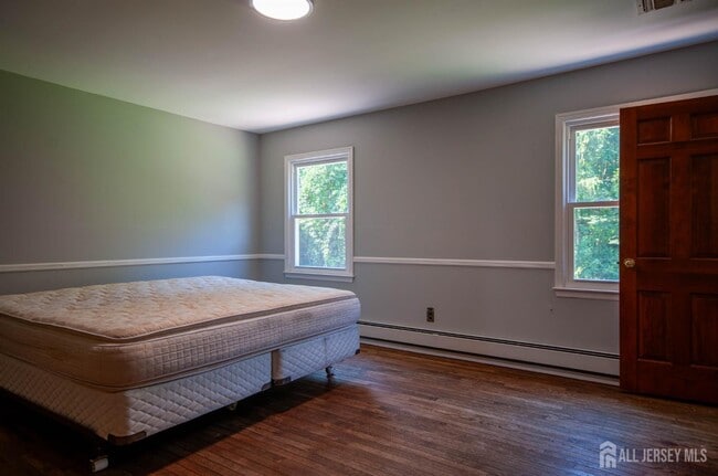 Building Photo - 1760 Rahway Rd