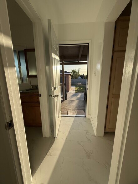 Building Photo - 627 N Stimson Ave