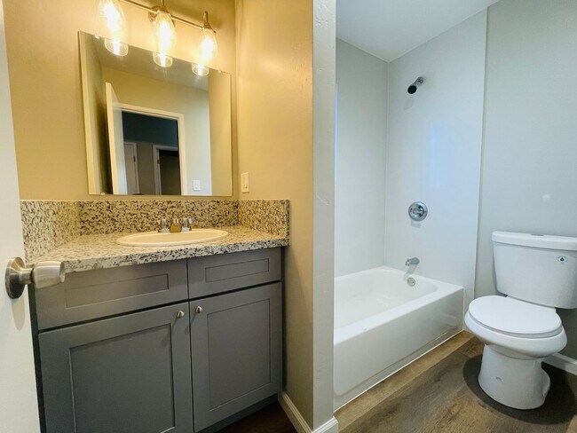 Building Photo - Pet friendly 2 bed 1 bath apartment for rent in South Lake Tahoe