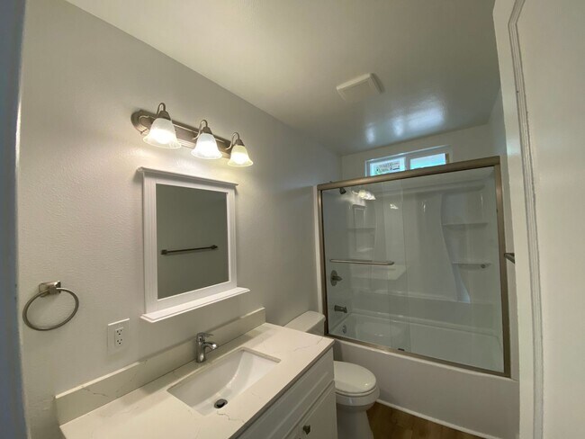 Building Photo - 3 BD/ 1BATH HOUSE LOCATED NEAR DOWNTOWN VA...