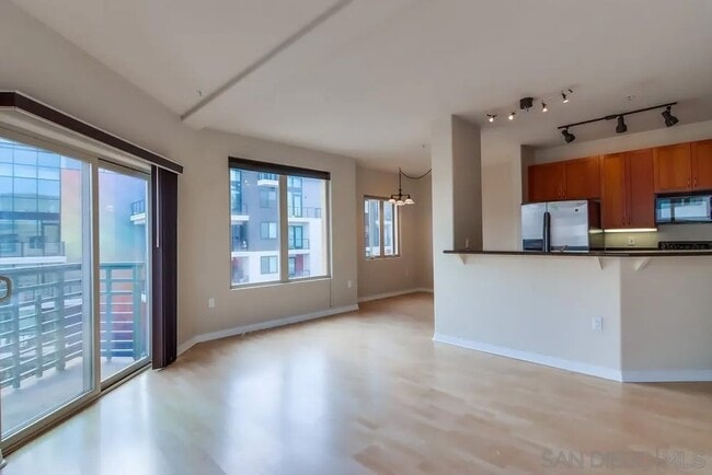 Building Photo - 330 J St