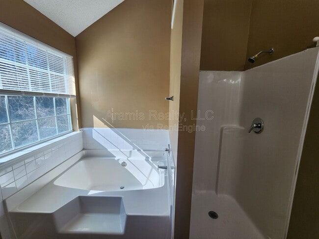 Building Photo - 3081 Dogwood Ave