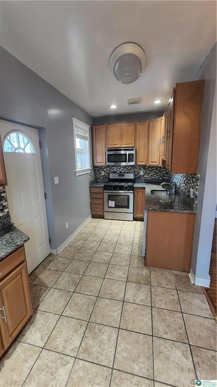 Building Photo - 1814 W Highland St