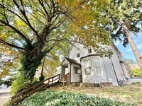 Building Photo - 414 E Mercer St