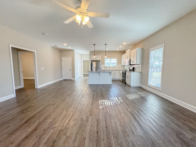 Building Photo - 35 Grove Cir