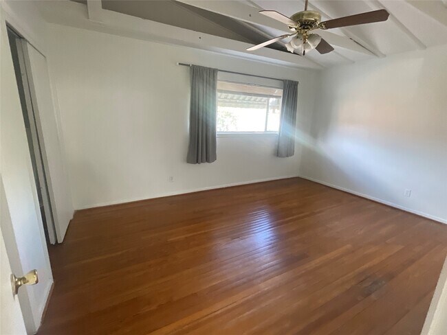 Building Photo - 1965 W Lamar St