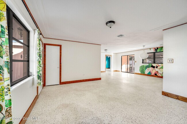 Building Photo - 155 Melbourne Ave