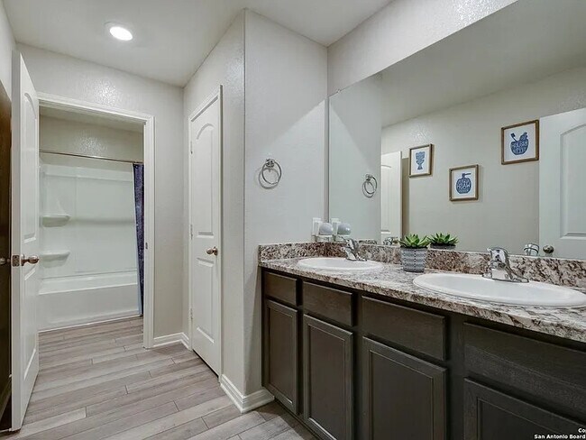 Building Photo - 6406 Underwood Way