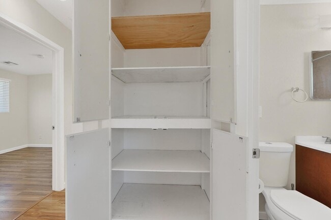 Building Photo - 1237 Pitt St NE