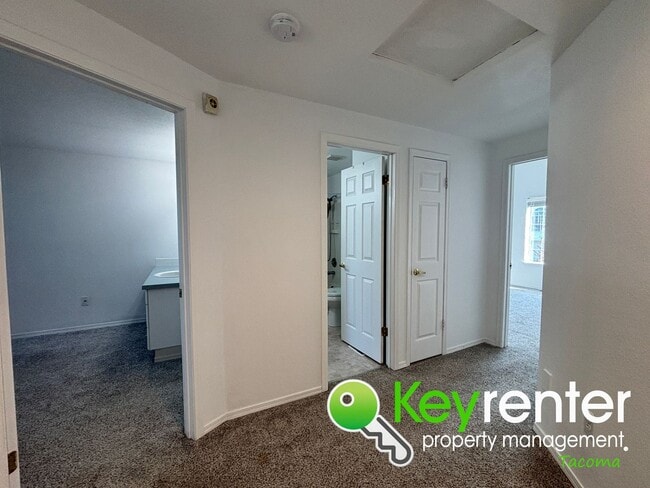 Building Photo - Updated 2 Bedroom Rental in Milton WA with...