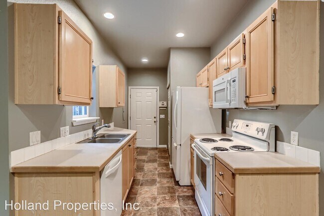 Building Photo - 3 br, 2 bath House - 8131 NE Wilkins St