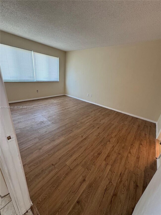 Building Photo - 14830 Naranja Lakes Blvd