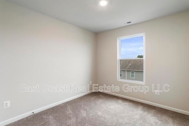 Building Photo - 124 Cramsford St