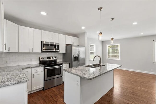 Building Photo - 613 Youngs Ln