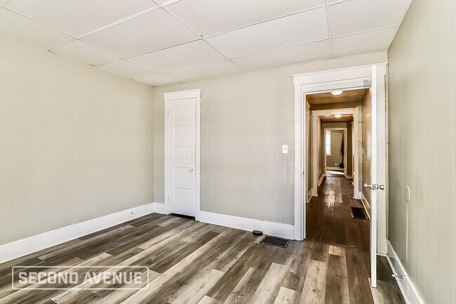 Building Photo - 2114 Greenwood Ave