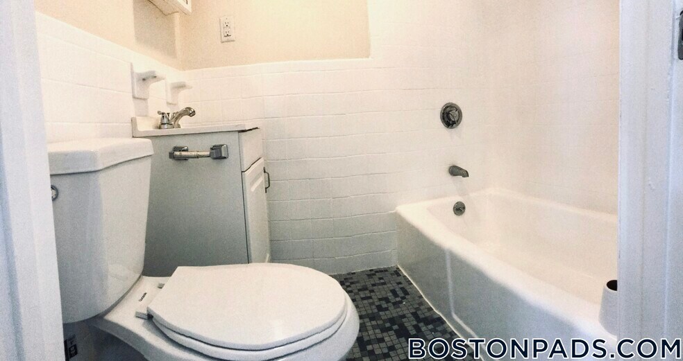 Building Photo - 49 S Huntington Ave