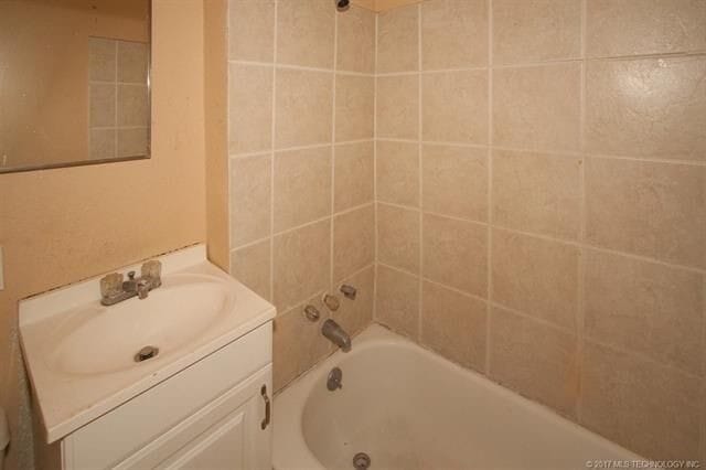 Interior Photo - 1106 E Queen St