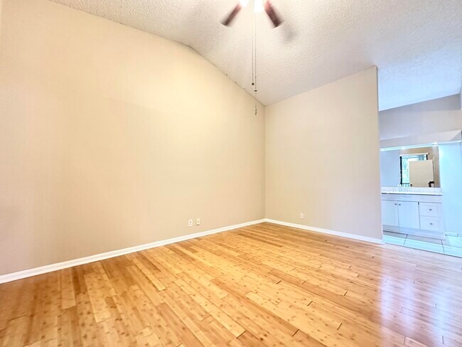 Building Photo - 4509 Carambola Cir S