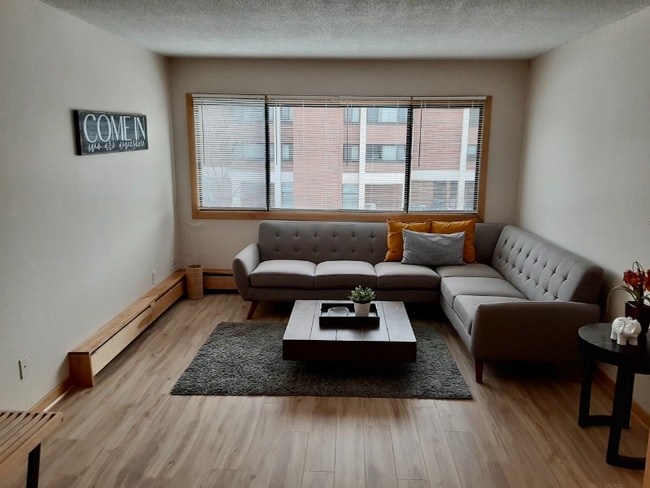 Building Photo - 2532 1st Ave S