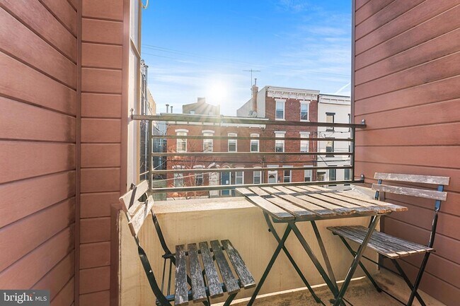 Building Photo - 2013 E York St