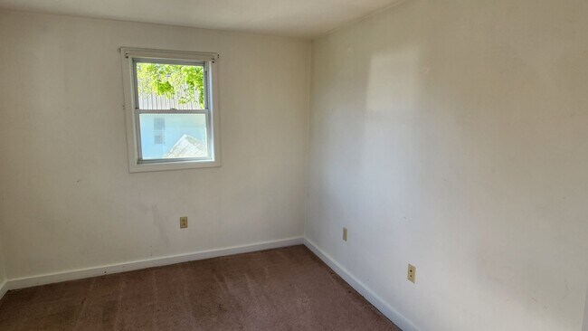 Building Photo - 56 Amm St